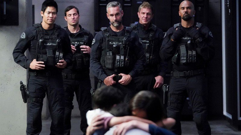 S. W. A. T.: Спецназ города ангелов 2 сезон 2 серия S. W. A. T.: Спецназ города ангелов 2 сезон 2 серия