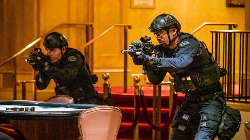 S. W. A. T.: Спецназ города ангелов 3 сезон 10 серия S. W. A. T.: Спецназ города ангелов 3 сезон 10 серия